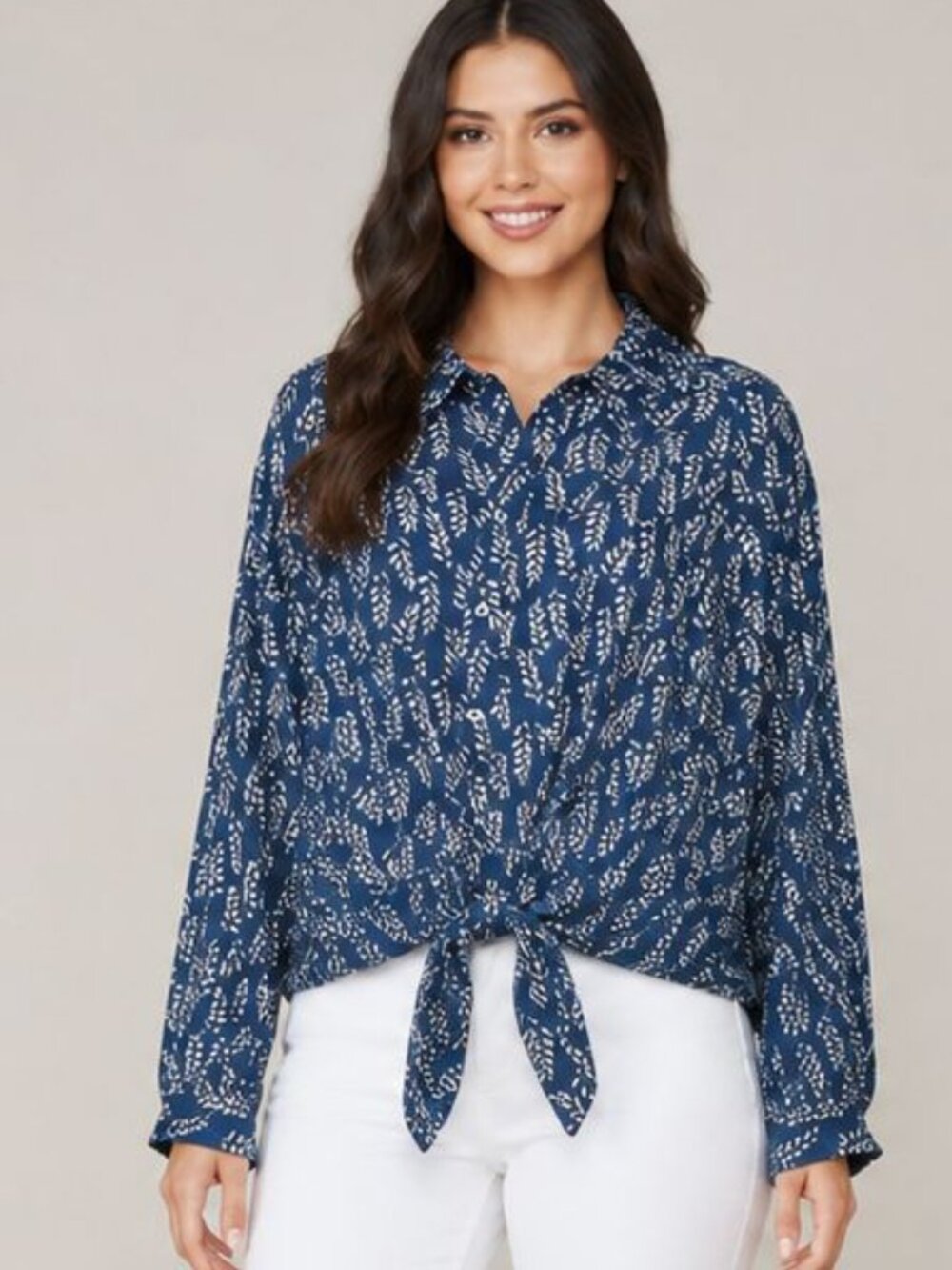 New GIGIO Size L 12 14 Indigo Blue Cream Leaf Print Button Down Front Tie Top